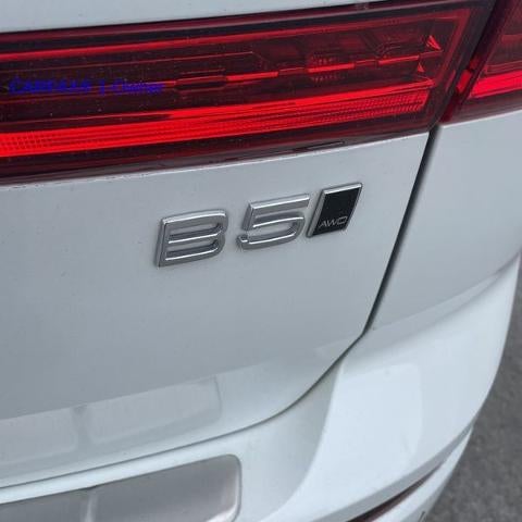 2025 Volvo XC60 B5 AWD Ultra