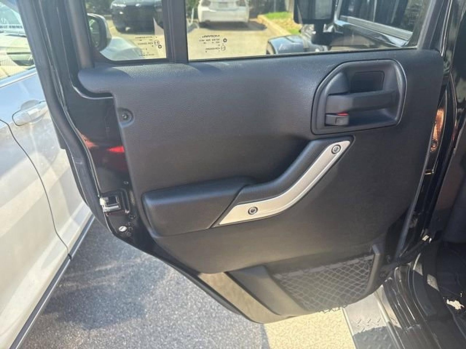 2015 Jeep Wrangler Unlimited 4WD 4dr Sahara