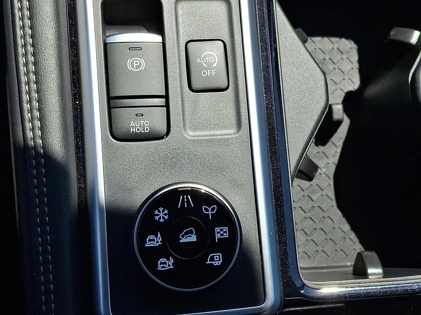 2025 Nissan Pathfinder Platinum 4WD