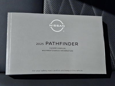 2025 Nissan Pathfinder Platinum 4WD