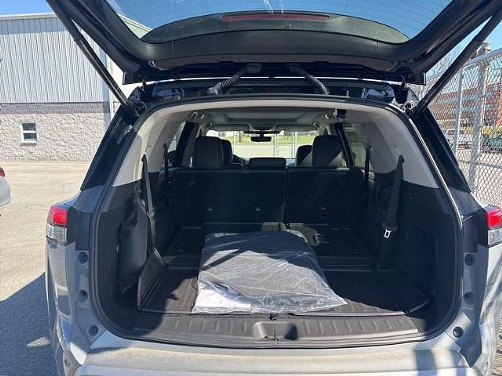 2025 Nissan Pathfinder Platinum 4WD