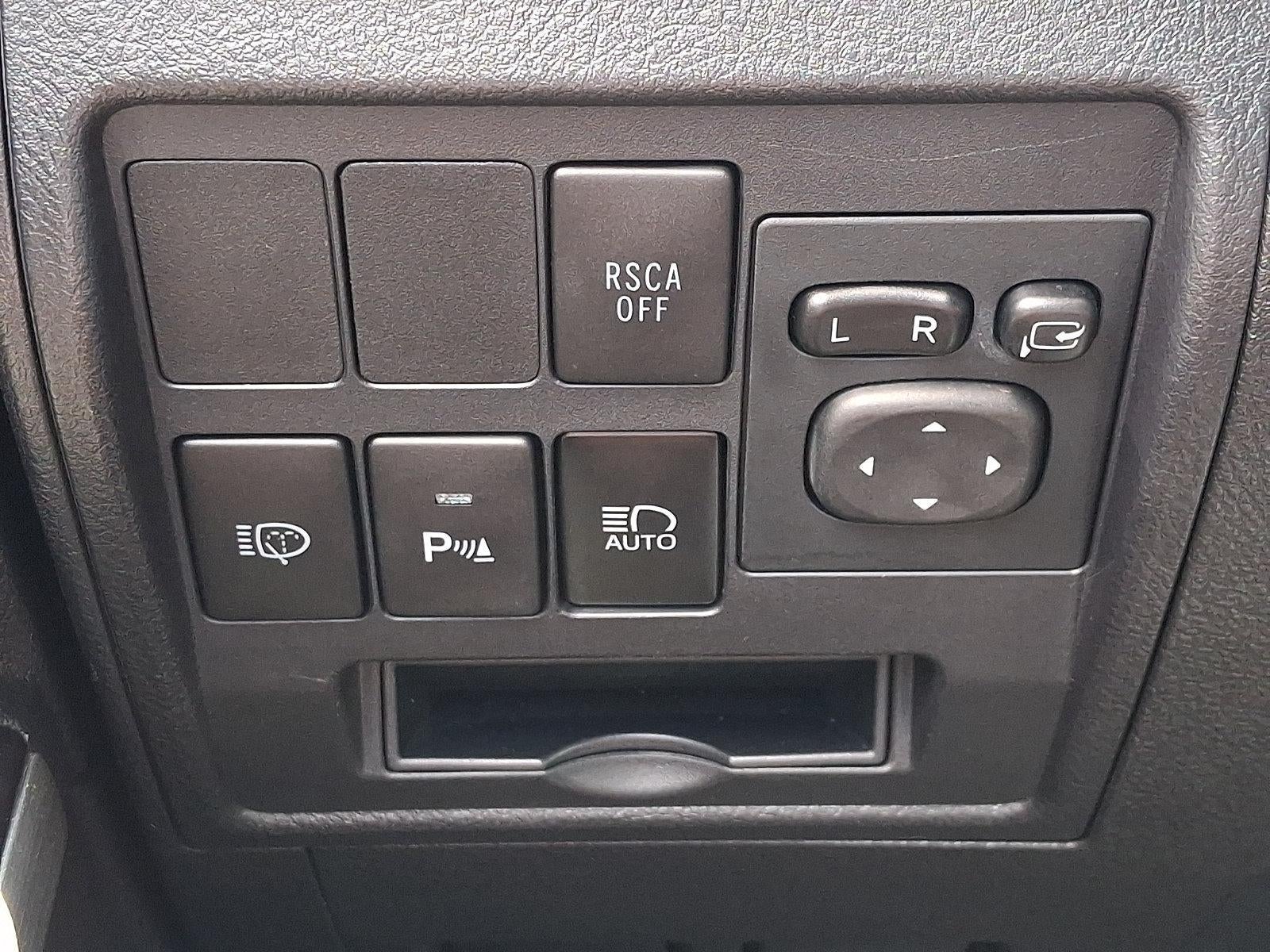 2016 Toyota Land Cruiser 4dr 4WD (GS)