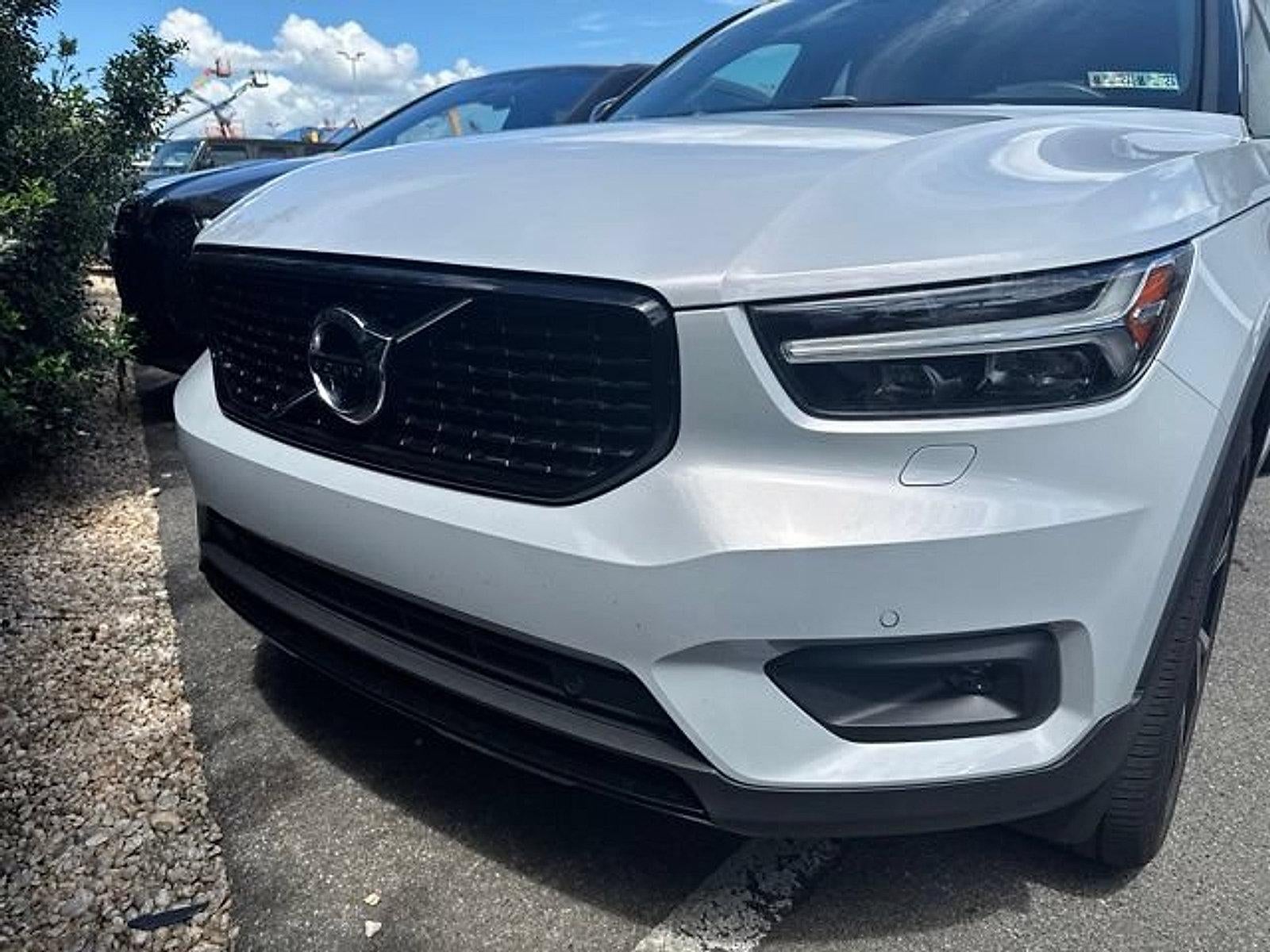 2021 Volvo XC40 T5 AWD R-Design