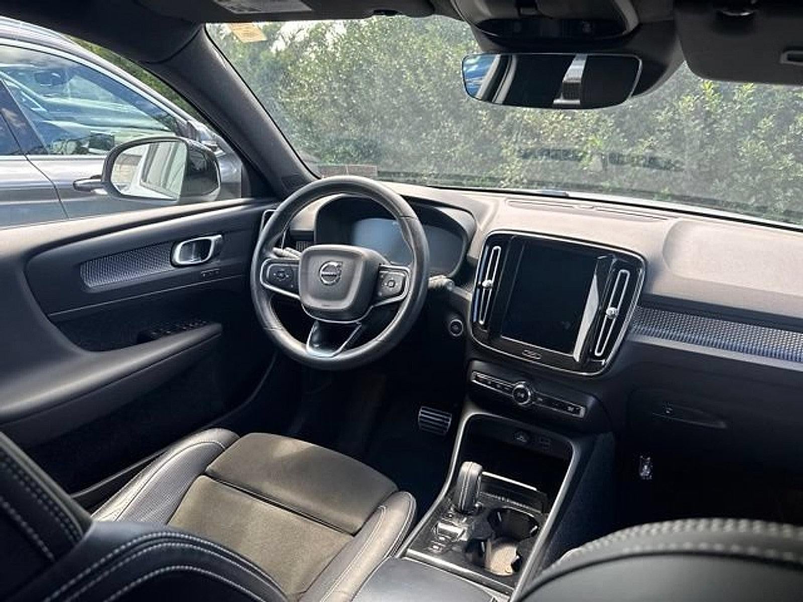 2021 Volvo XC40 T5 AWD R-Design