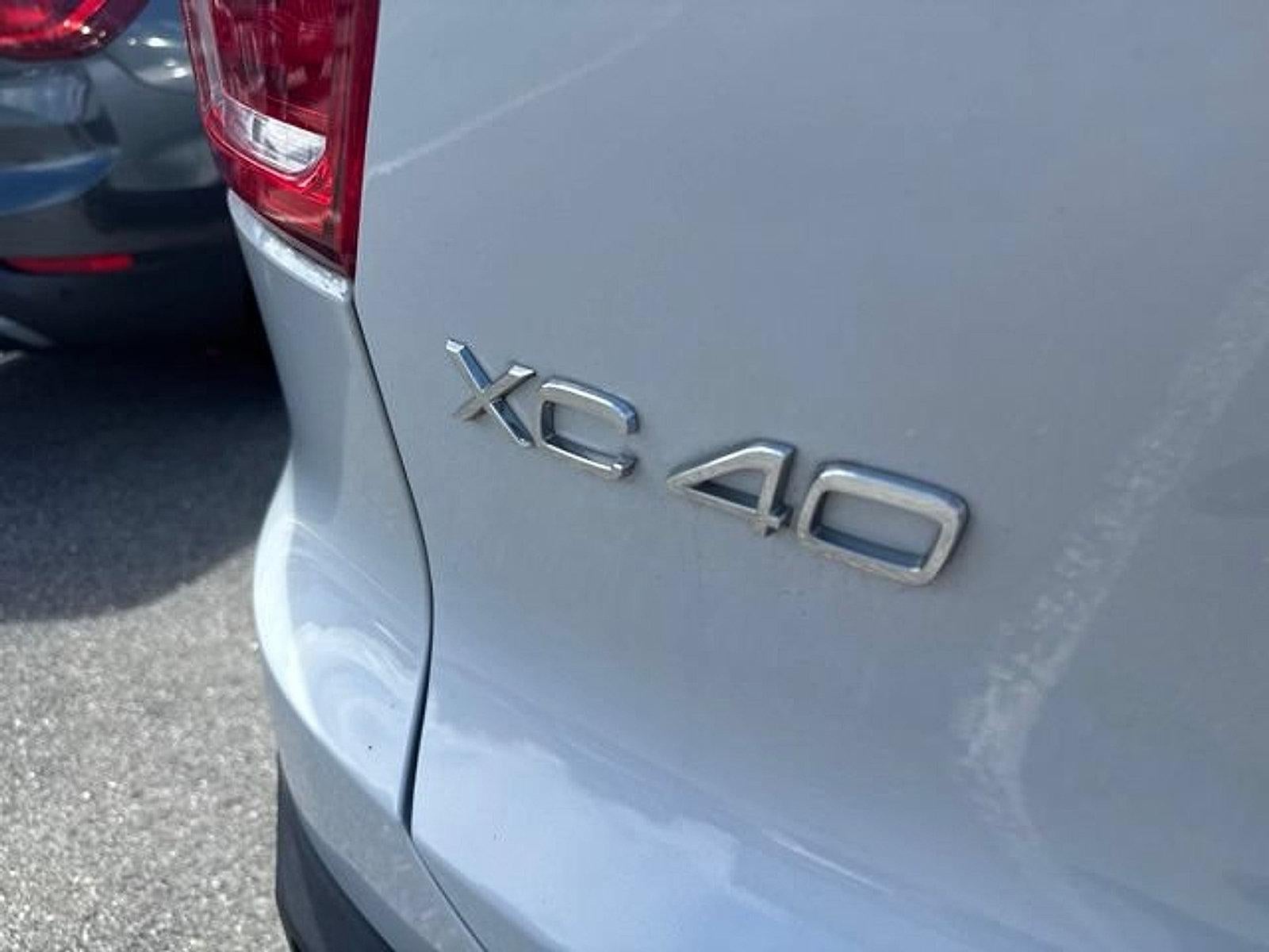 2021 Volvo XC40 T5 AWD R-Design