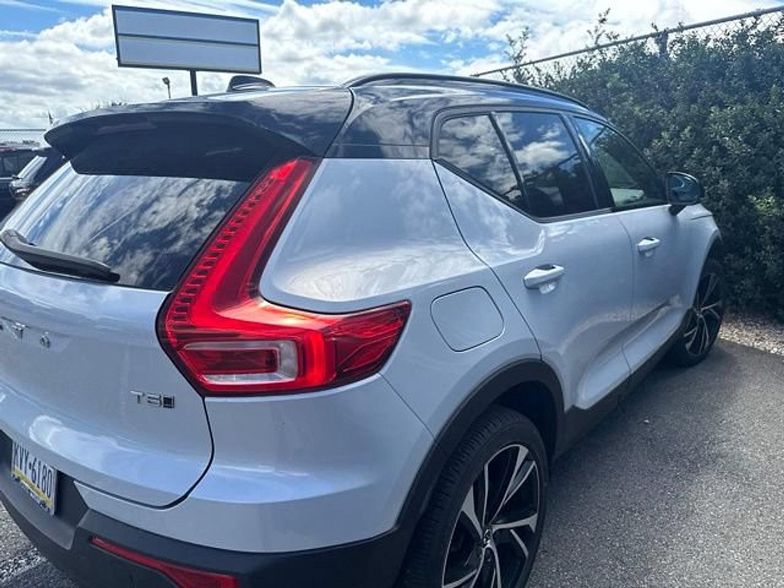 2021 Volvo XC40 T5 AWD R-Design