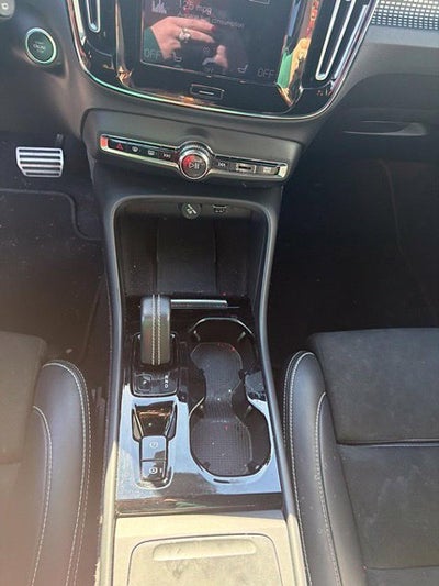 2022 Volvo XC40 T5 AWD R-Design