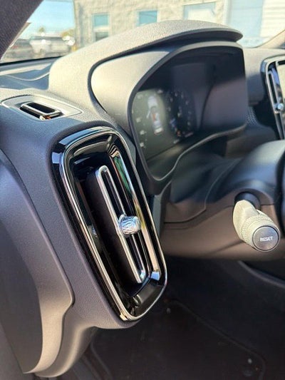 2022 Volvo XC40 T5 AWD R-Design