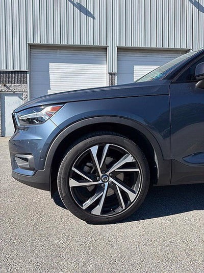 2022 Volvo XC40 T5 AWD R-Design