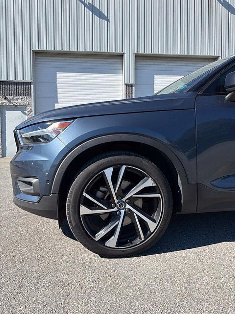 2022 Volvo XC40 T5 AWD R-Design