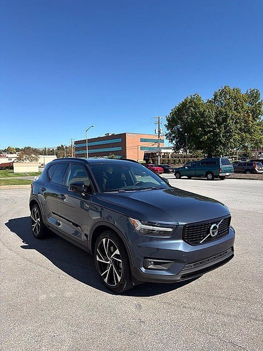 2022 Volvo XC40 T5 AWD R-Design