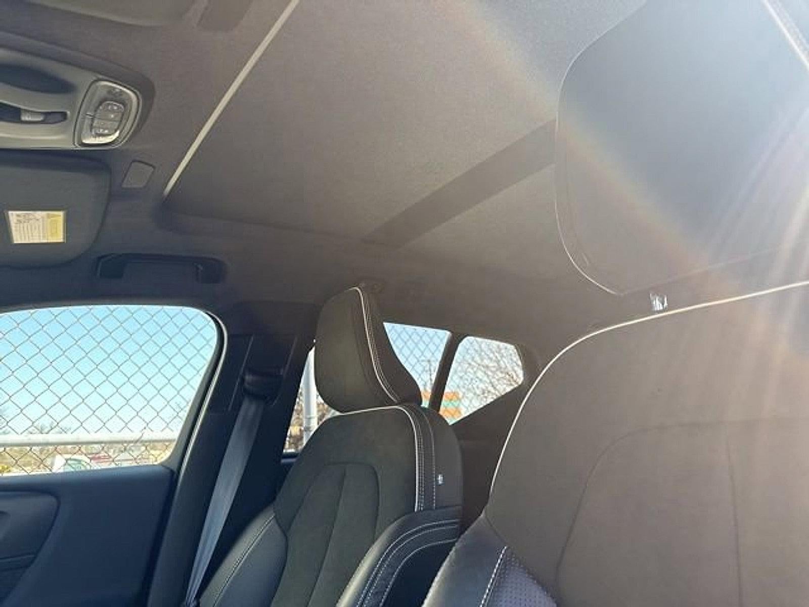 2021 Volvo XC40 T5 AWD R-Design