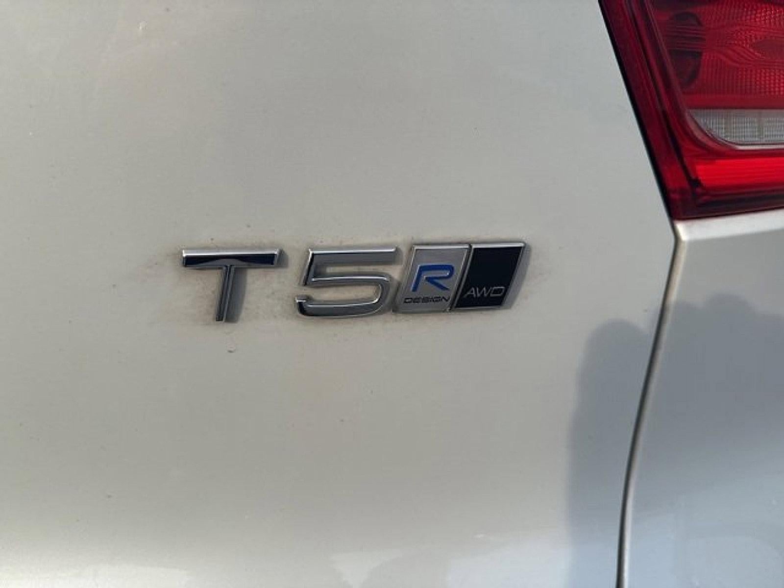 2020 Volvo XC40 T5 AWD R-Design