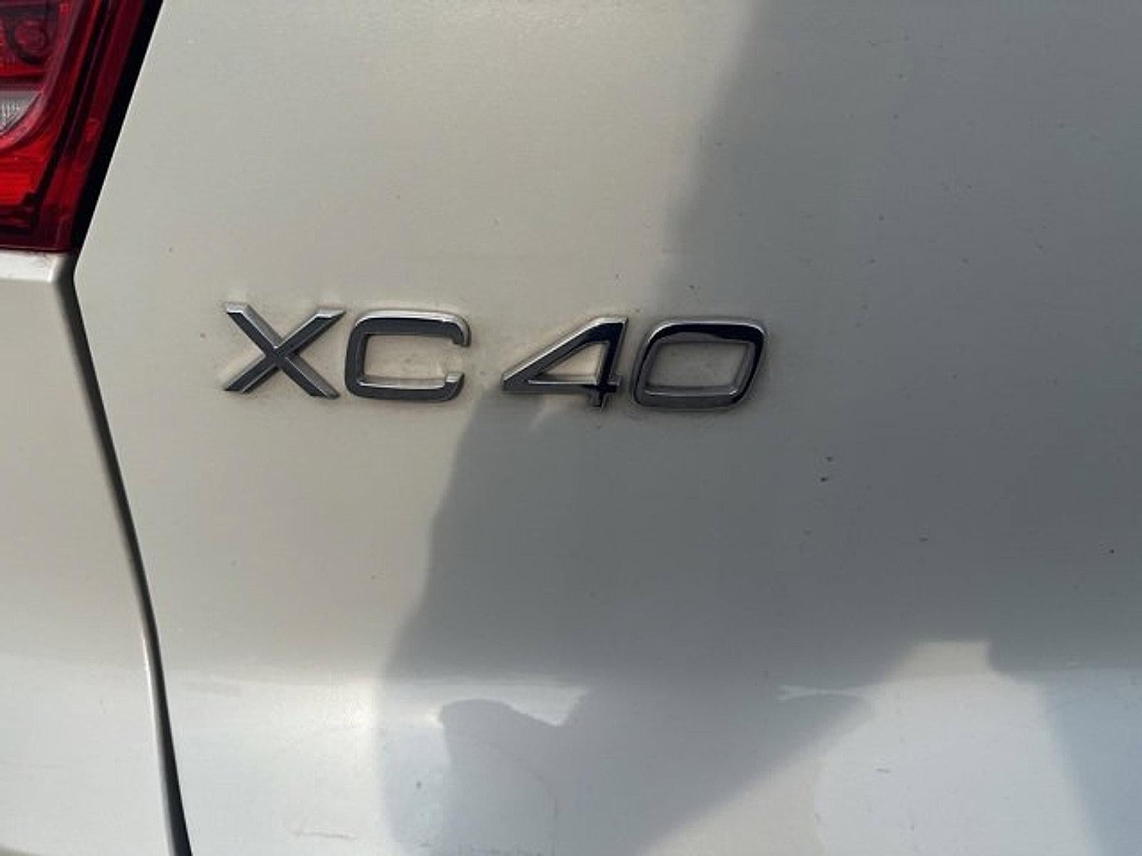 2020 Volvo XC40 T5 AWD R-Design