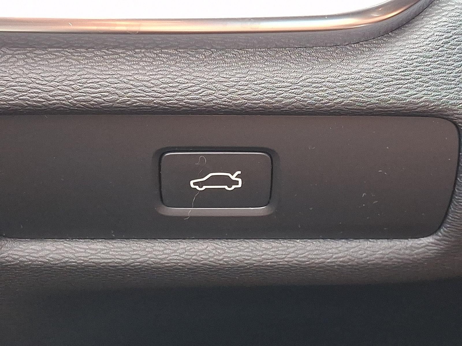 2024 Volvo V60 Cross Country B5 AWD Plus