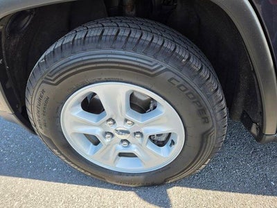 2014 Jeep Grand Cherokee 4WD 4dr Laredo