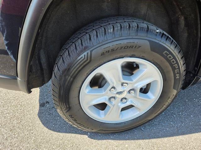 2014 Jeep Grand Cherokee 4WD 4dr Laredo