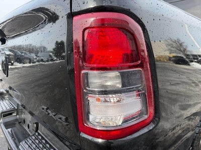 2019 RAM 1500 Big Horn/Lone Star 4x4 Crew Cab 5'7" Box