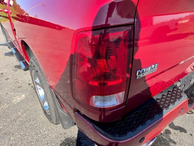 2011 RAM 1500 4WD Crew Cab 5.7 Ft Box Sport