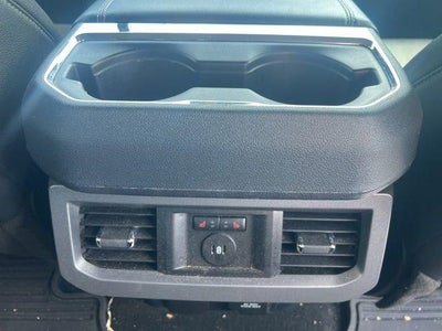 2023 Ford Super Duty F-350 DRW LARIAT 4WD Crew Cab 8' Box