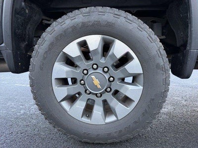 2024 Chevrolet Silverado 2500 HD Crew Cab Standard Box 4-Wheel Drive Custom