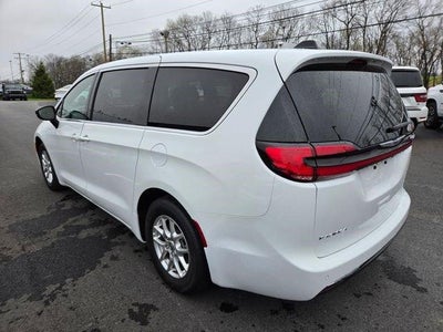 2025 Chrysler Pacifica Select FWD