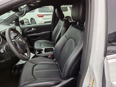 2025 Chrysler Pacifica Select FWD