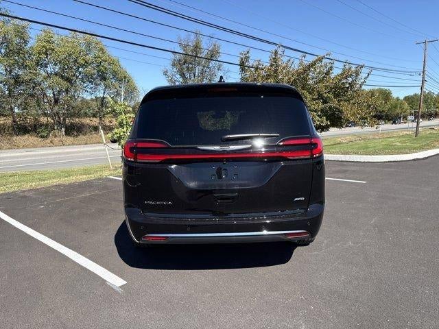 2026 Chrysler Pacifica Select AWD