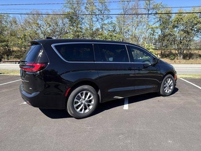 2026 Chrysler Pacifica Select AWD