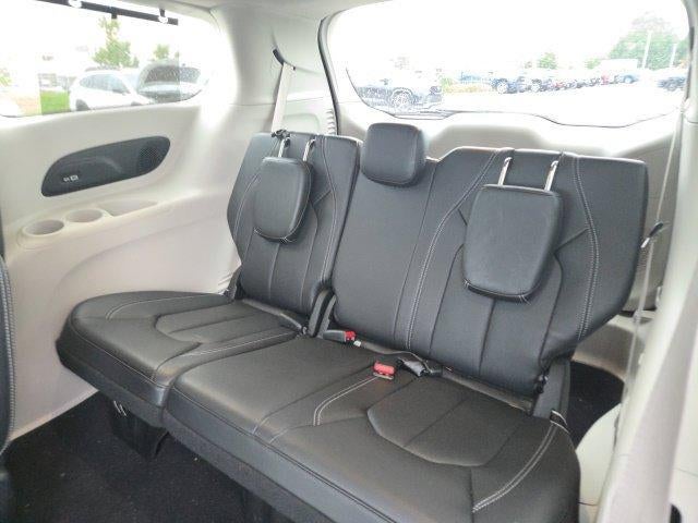 2022 Chrysler Pacifica Touring L AWD