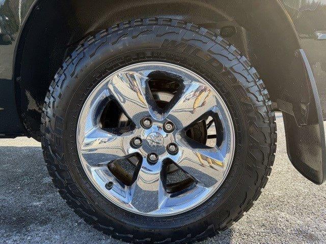 2016 RAM 1500 4WD Crew Cab 5.7 Ft Box Big Horn