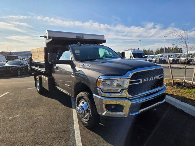 2020 RAM 3500 Chassis Cab Tradesman 4WD Reg Cab 60" CA 143.5" WB