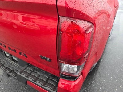 2022 Toyota Tacoma 4WD 4WD SR Double Cab 5' Bed V6 AT (GS)