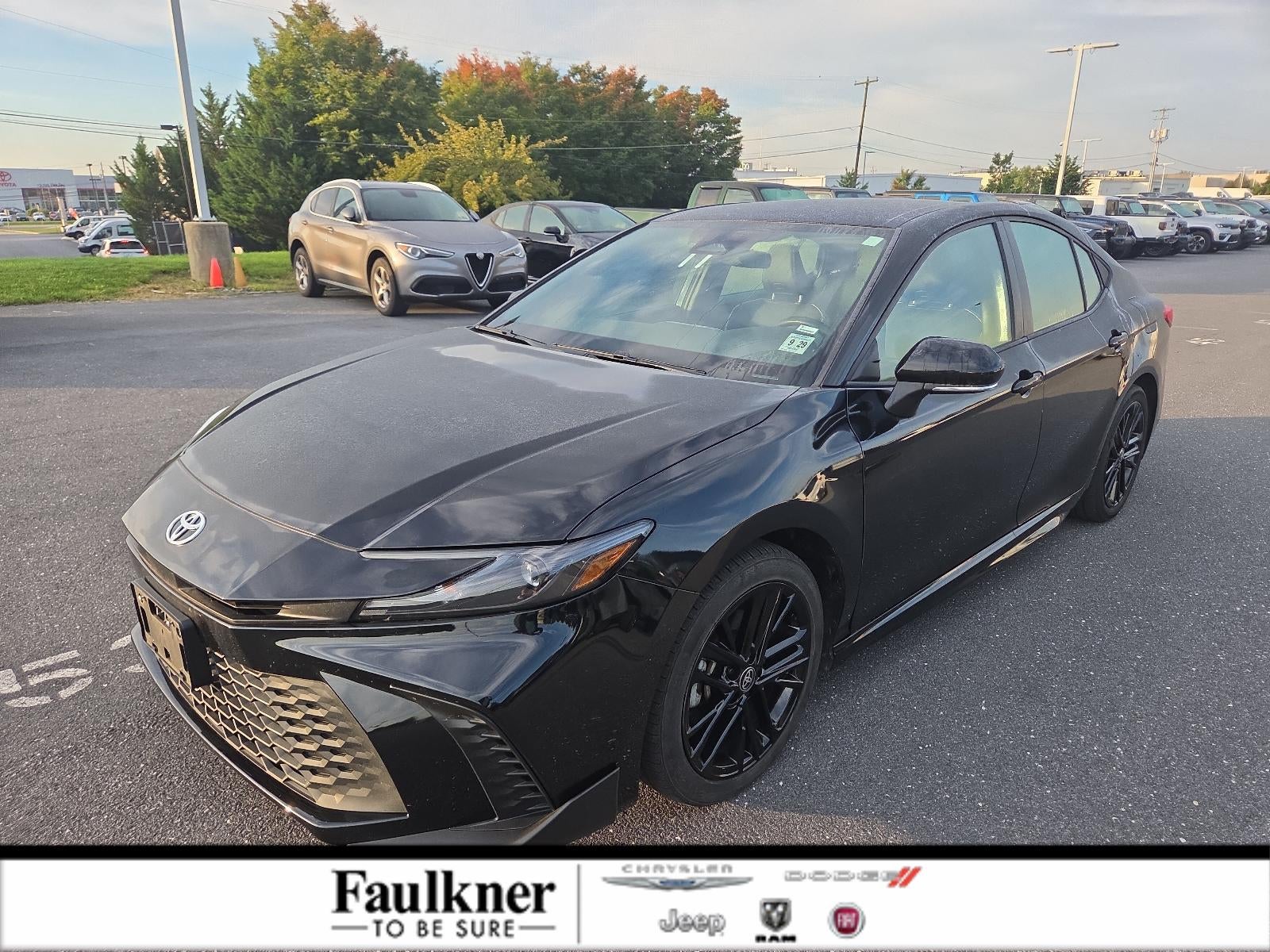 2025 Toyota Camry SE (SE)