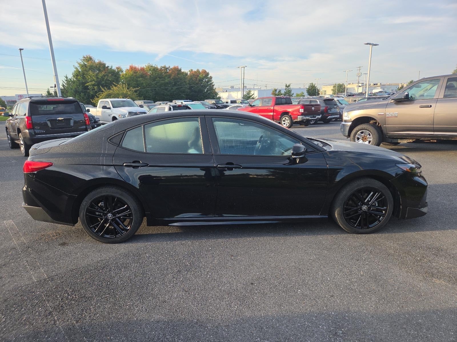 2025 Toyota Camry SE (SE)