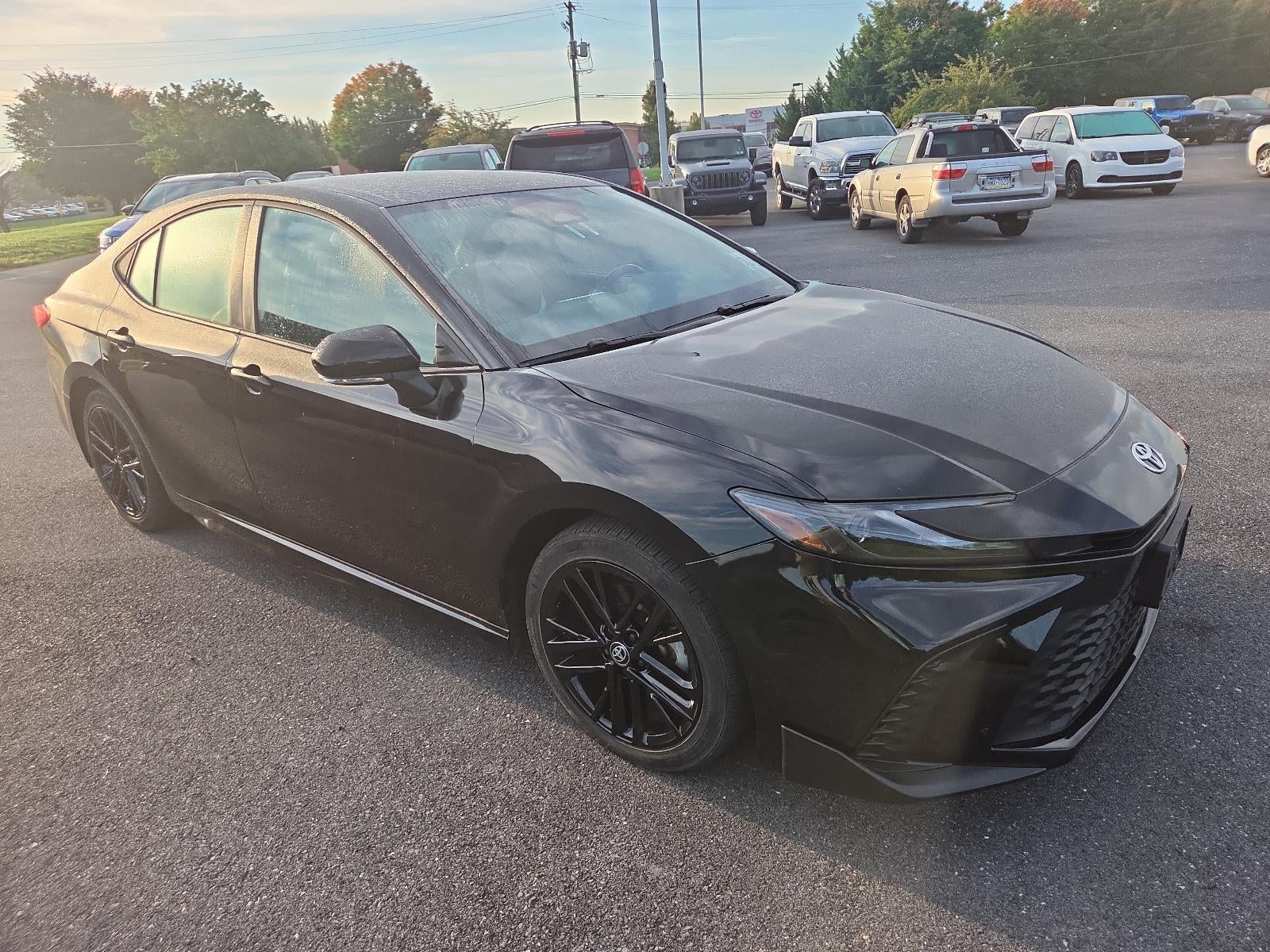 2025 Toyota Camry SE (SE)