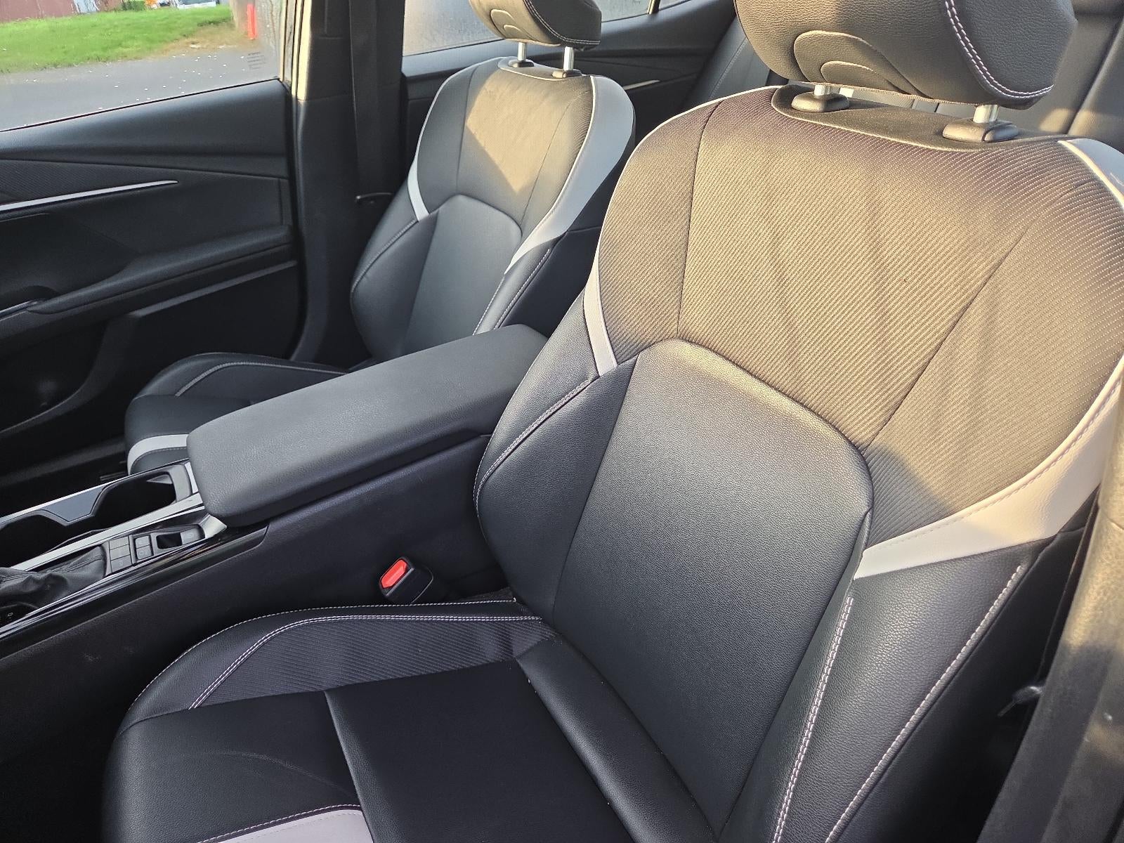 2025 Toyota Camry SE (SE)