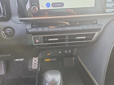 2025 Toyota Camry SE (SE)
