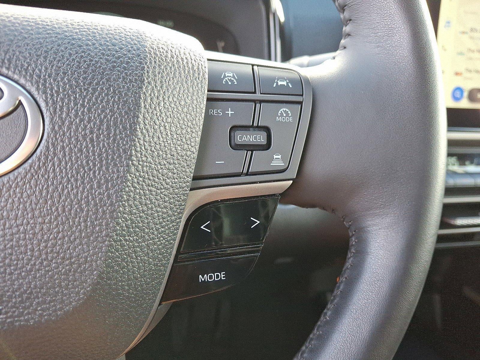 2025 Toyota Camry LE AWD (Natl)