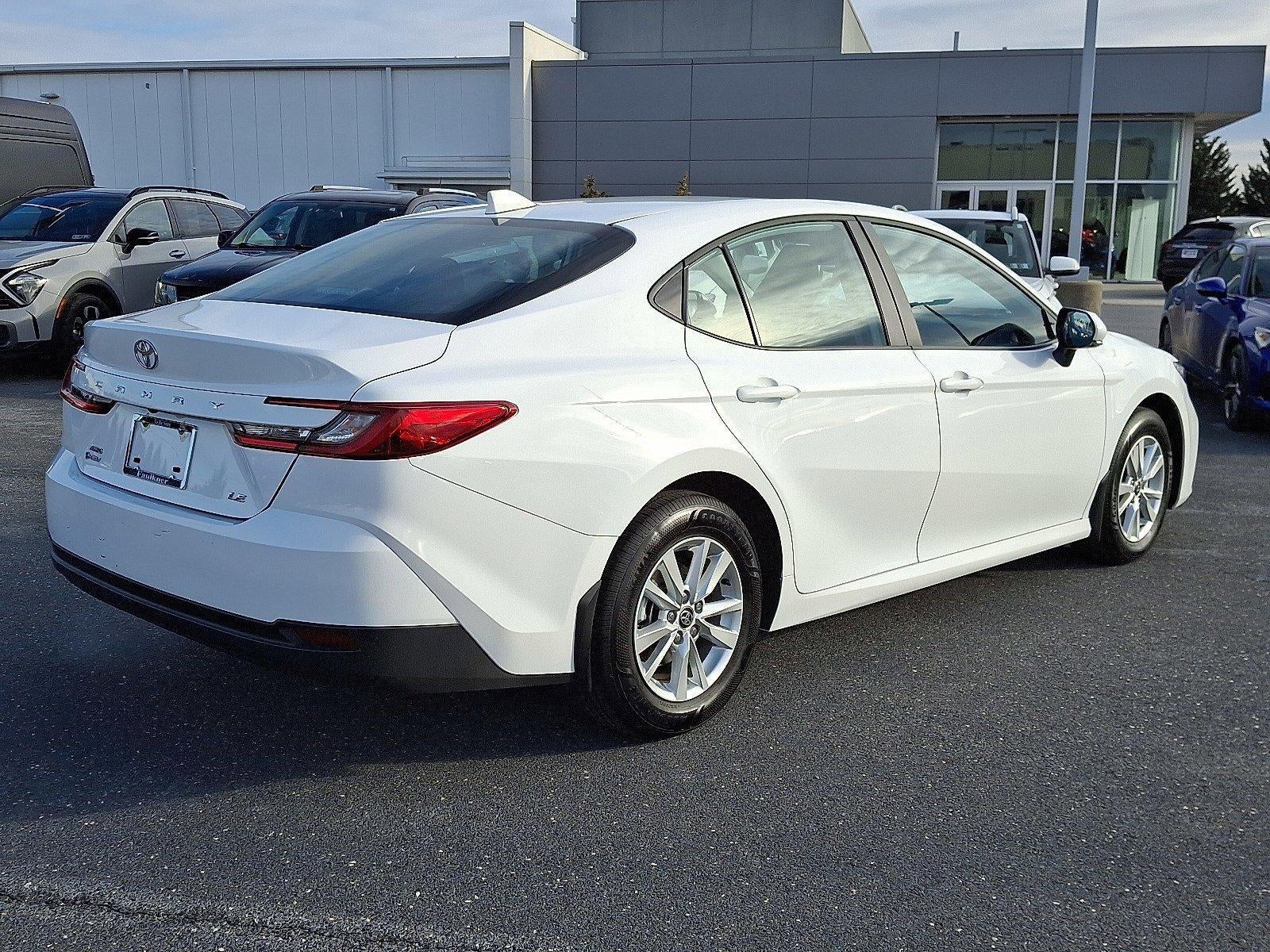 2025 Toyota Camry LE AWD (Natl)
