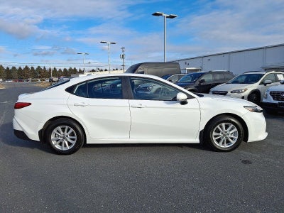 2025 Toyota Camry LE AWD (Natl)