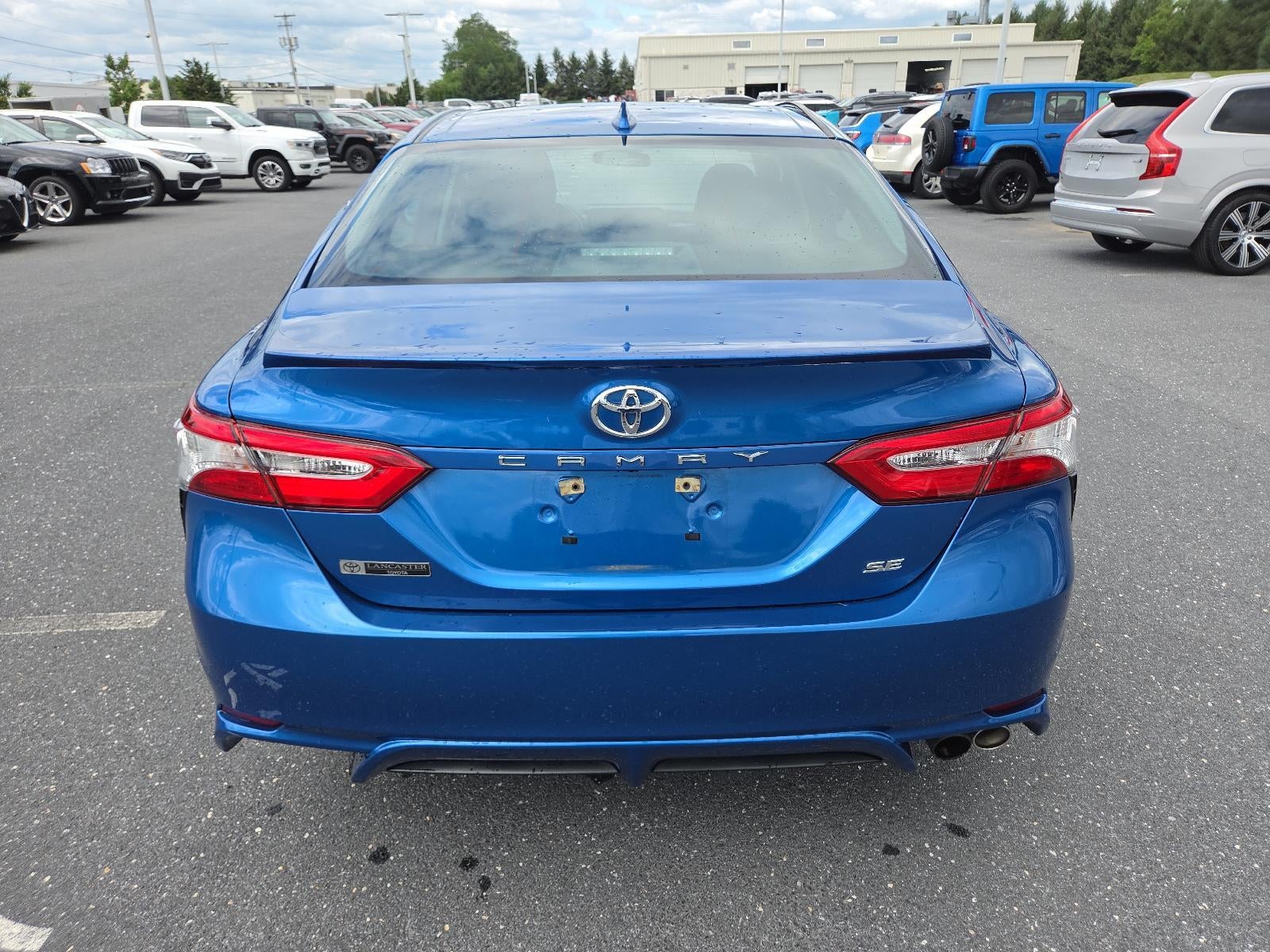 2020 Toyota Camry SE Auto (SE)
