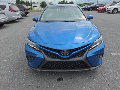 2020 Toyota Camry SE Auto (SE)