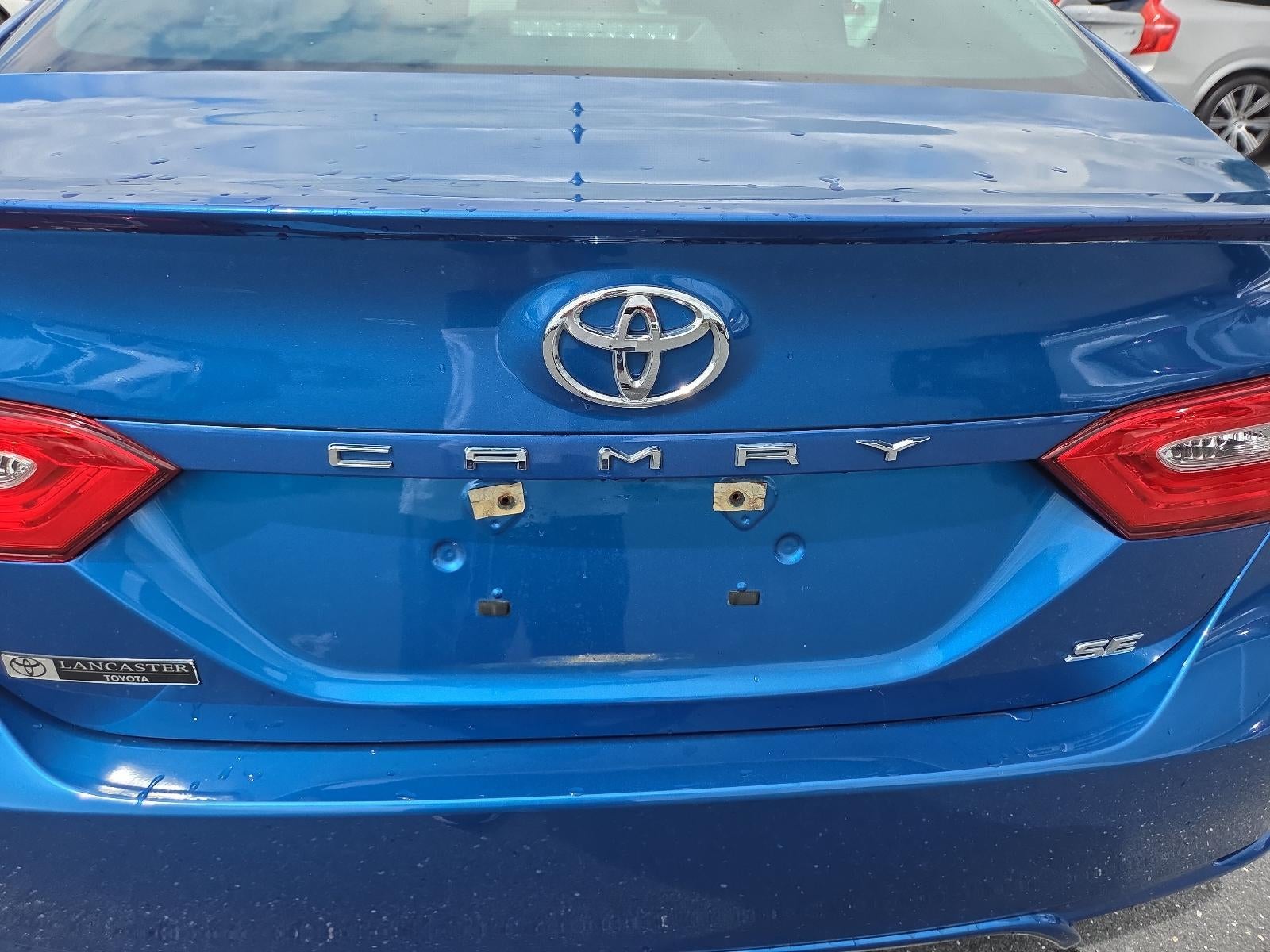 2020 Toyota Camry SE Auto (SE)