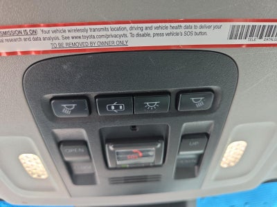 2020 Toyota Camry SE Auto (SE)
