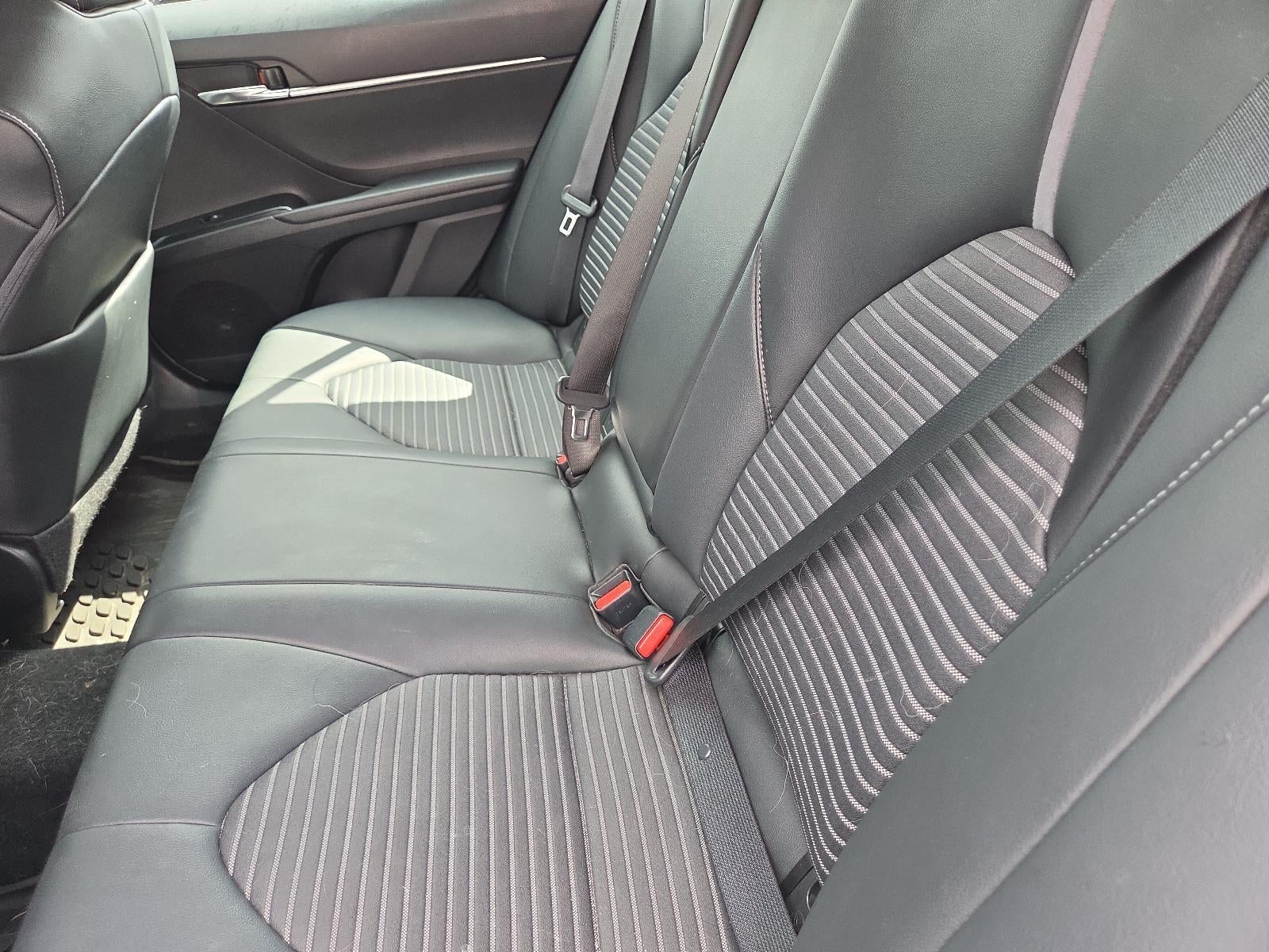 2020 Toyota Camry SE Auto (SE)