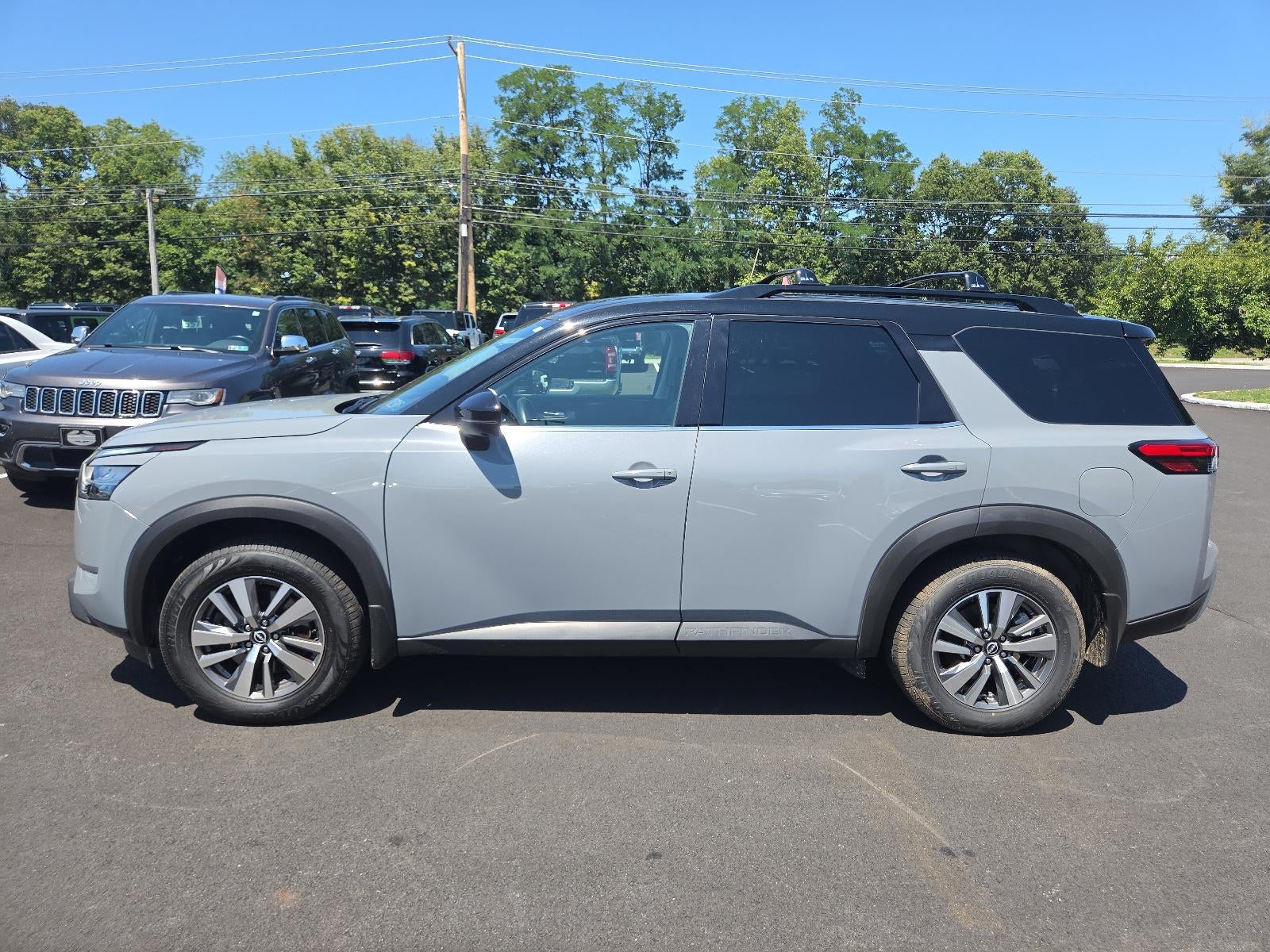 2024 Nissan Pathfinder SL 4WD