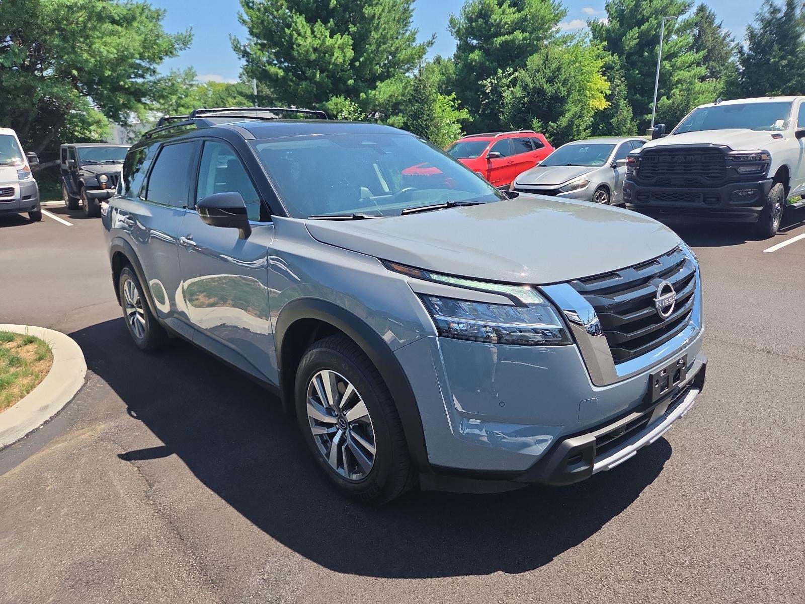 2024 Nissan Pathfinder SL 4WD