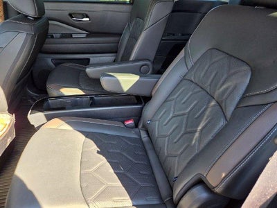 2026 Nissan Pathfinder Platinum 4WD