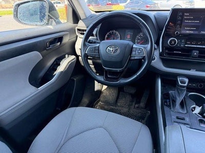 2021 Toyota Highlander LE AWD (SE)